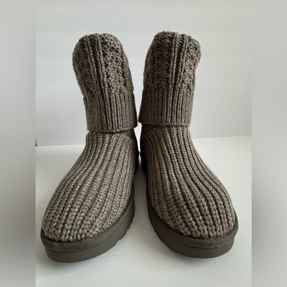 UGG Gray Classic Cardi Cabled Knit Boots Size 10 NEVER WORN - Picture 11 of 14